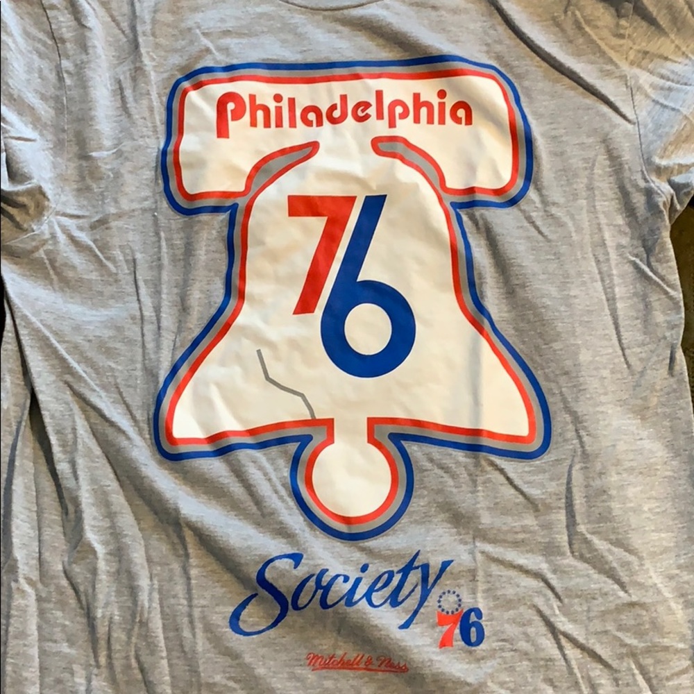 Philadelphia 76ers t-shirt